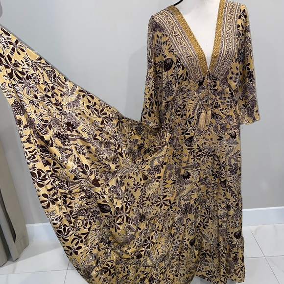 Ina Floral Maxi Dress - Gold and Black - Picture 3 of 6